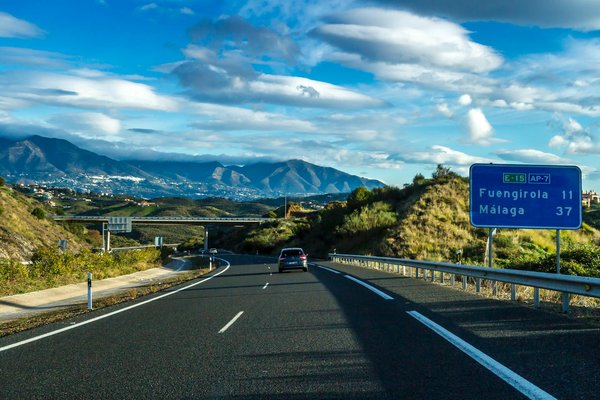 What are the differences between sport bikes and cruisers, and which is right for you?